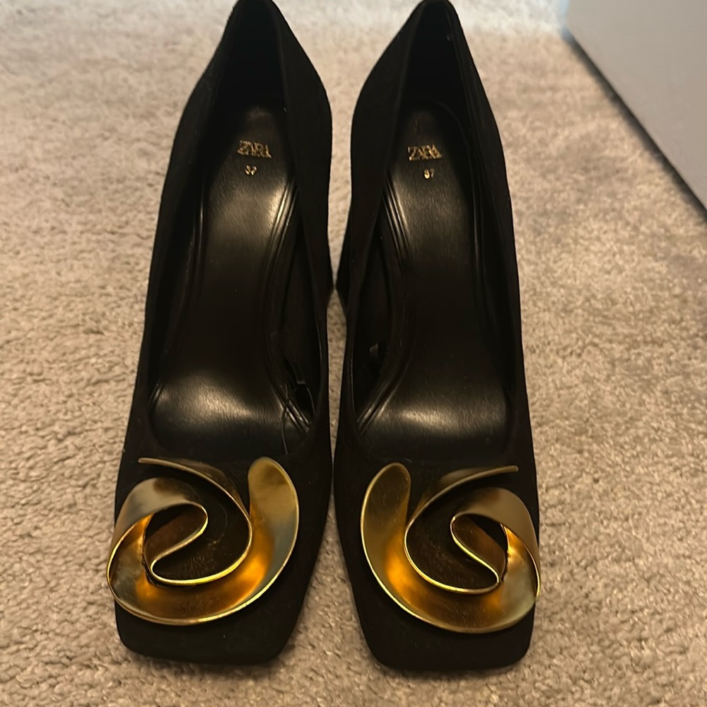 Zara Black Block Heel High Heel Shoes NWT SZ 37 the gold rose is in metals